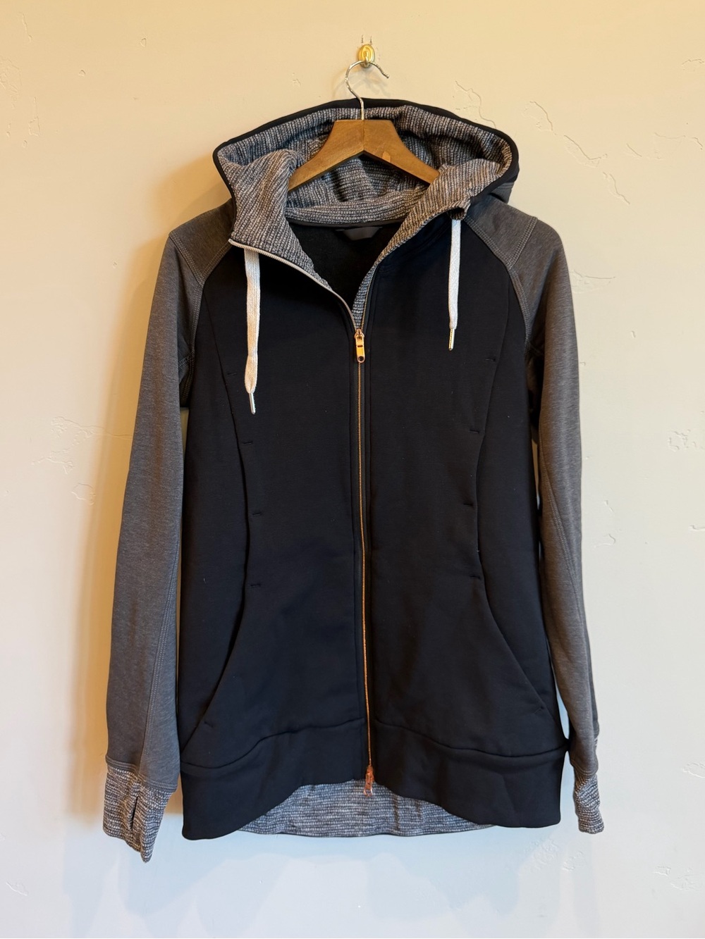 LULULEMON ATHLETICA Black & Heathered Coal Stretch It Out Hoodie Rose Gold Zip